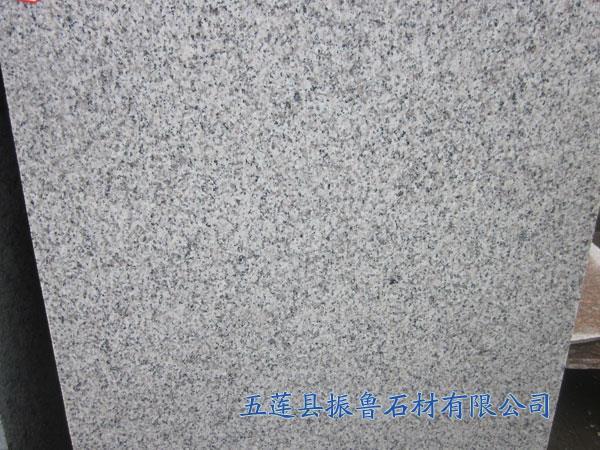 白麻花崗巖的辨認方法